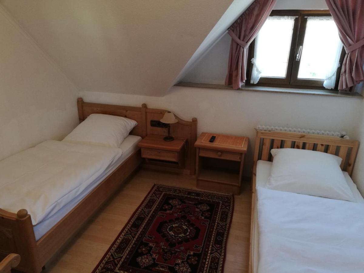 Gaestehaus Roessle Rötenbach エクステリア 写真